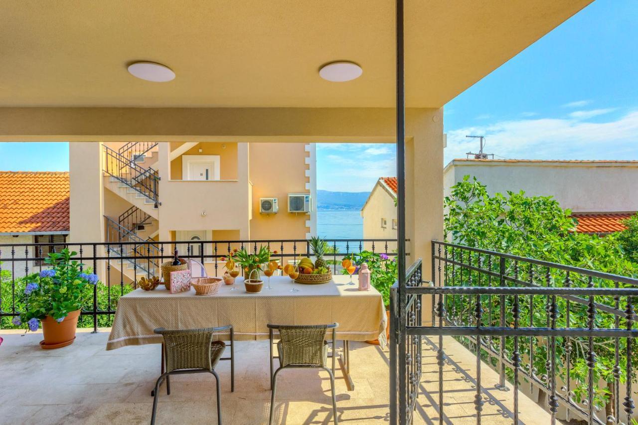 Villa" Arijana 2" Slatine Buitenkant foto